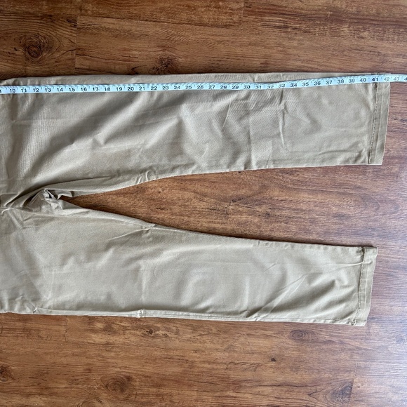 Banana Republic Tan Chino Khaki - Picture 3 of 7